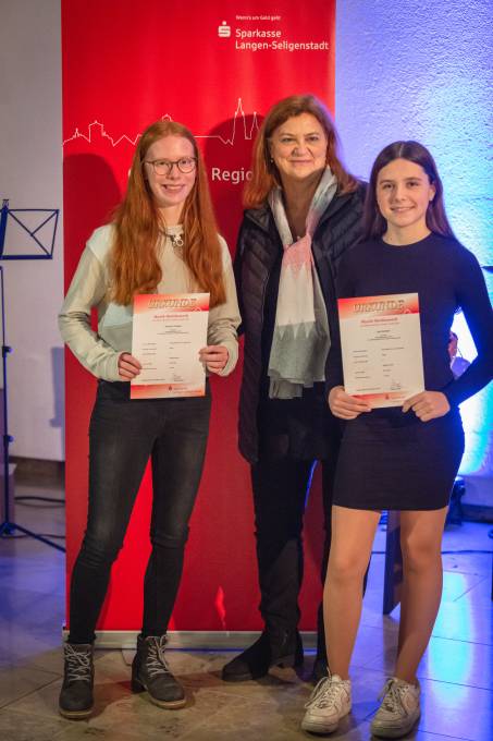 Antonia Trabert und Leni Griebel mit Edeltraud Schneider